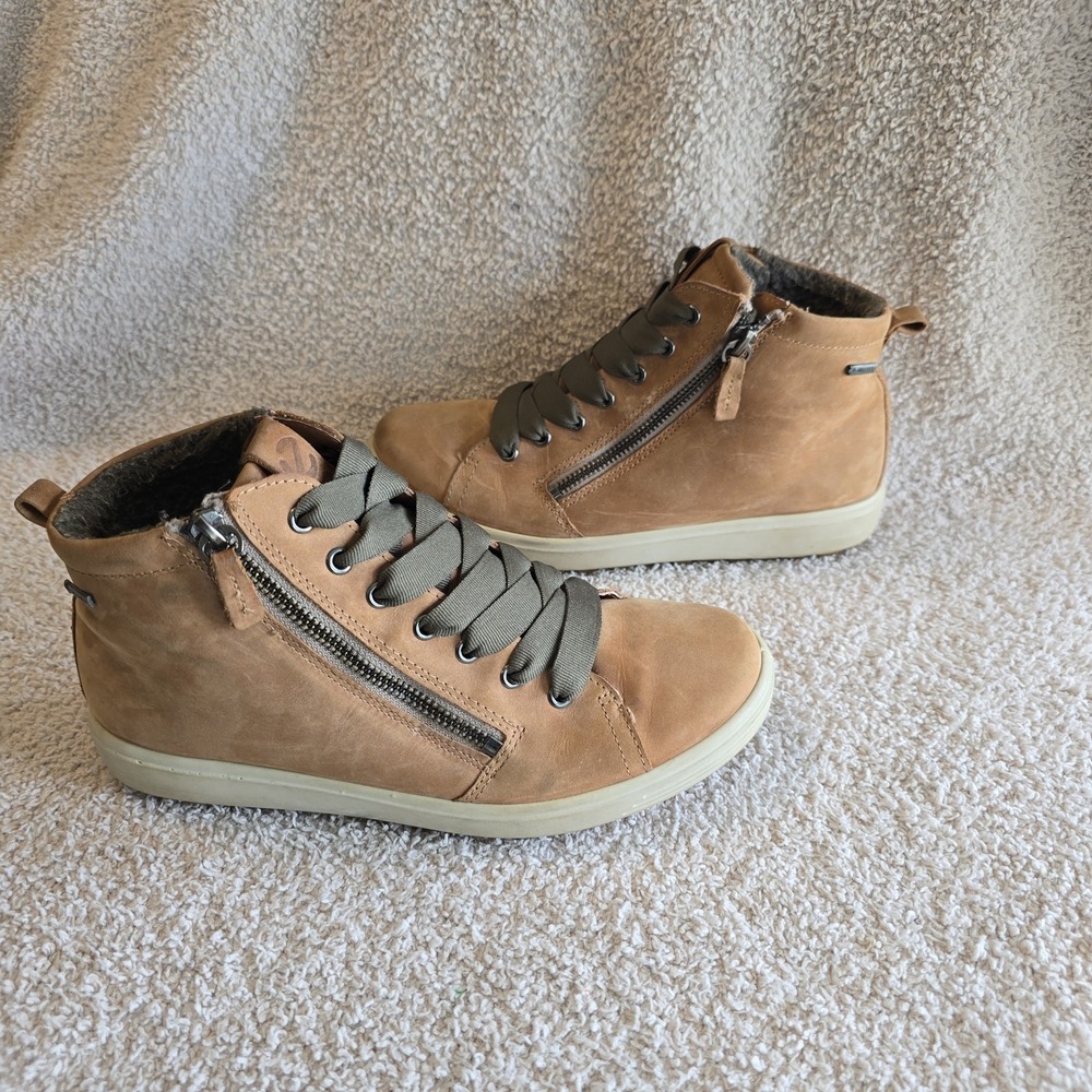ECCO Soft 7 Tred Gore Tex Women's 7 Brown Boots High Top Side Zip Ribbon Laces